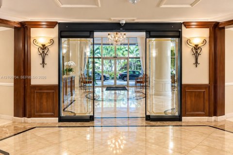Condo in Aventura, Florida, 2 bedrooms № 2428437 - photo 14