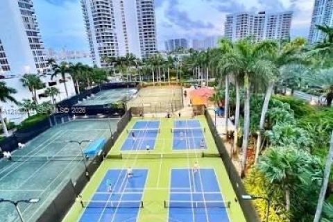 Condo in Aventura, Florida, 2 bedrooms № 2428437 - photo 18