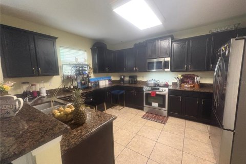 House in Kissimmee, Florida 4 bedrooms, 260.96 sq.m. № 2405500 - photo 9