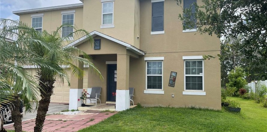 House in Kissimmee, Florida 4 bedrooms, 260.96 sq.m. № 2405500