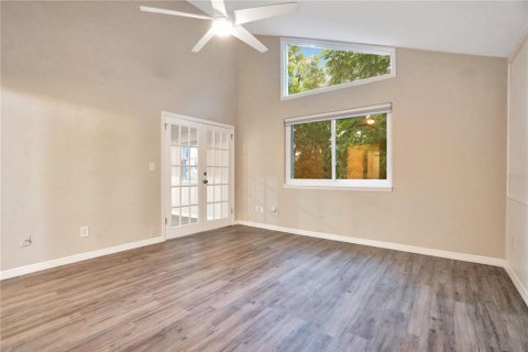 House in Ormond Beach, Florida 2 bedrooms, 118.45 sq.m. № 2135221 - photo 2