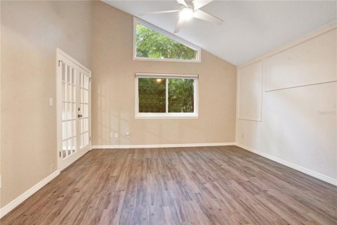 House in Ormond Beach, Florida 2 bedrooms, 118.45 sq.m. № 2135221 - photo 3