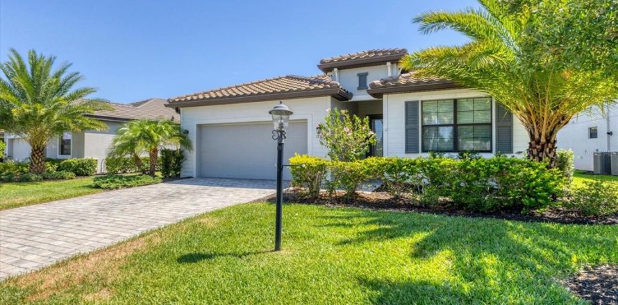 Casa en Bradenton, Florida 3 dormitorios, 206.15 m2 № 2094078