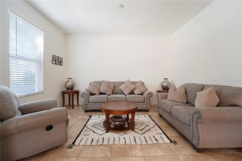 House in Winter Garden, Florida 4 bedrooms, 250.37 sq.m. № 2123330 - photo 5