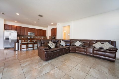 House in Winter Garden, Florida 4 bedrooms, 250.37 sq.m. № 2123330 - photo 7