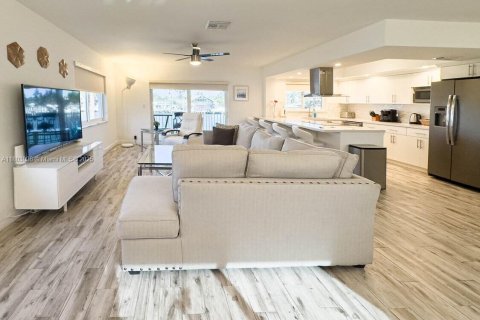 Propiedad comercial en venta en Pompano Beach, Florida № 2012411 - foto 8