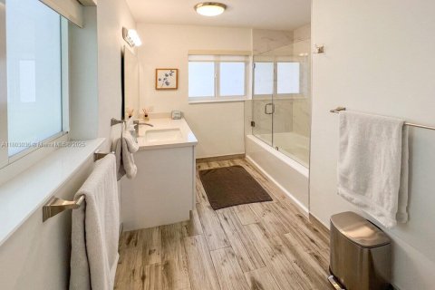 Propiedad comercial en venta en Pompano Beach, Florida № 2012411 - foto 11