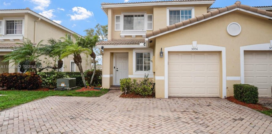 Таунхаус в Тамарак, Флорида 1 комната, 144.46м2 № 2005656