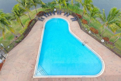 Купить таунхаус в Тамарак, Флорида 1 комната, 144.46м2, № 2005656 - фото 24