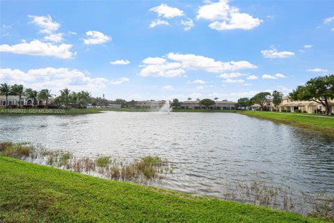 Купить таунхаус в Тамарак, Флорида 1 комната, 144.46м2, № 2005656 - фото 23