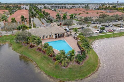 Купить таунхаус в Тамарак, Флорида 1 комната, 144.46м2, № 2005656 - фото 28