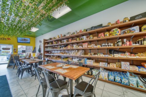 Immobilier commercial à vendre à Miami, Floride № 2044640 - photo 6