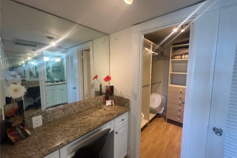 Condominio en venta en Miami Beach, Florida, 2 dormitorios, 95.69 m2 № 159152 - foto 11