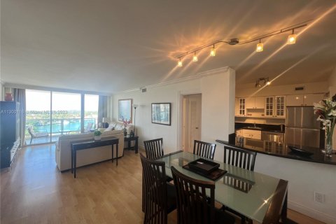 Condominio en venta en Miami Beach, Florida, 2 dormitorios, 95.69 m2 № 159152 - foto 5