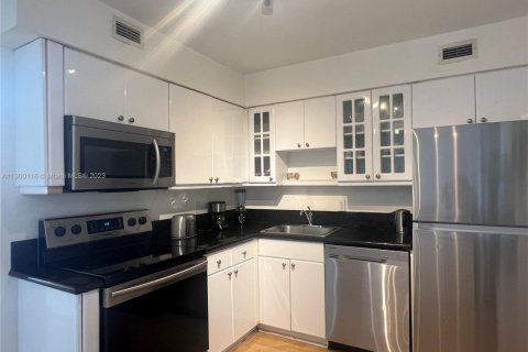 Condominio en venta en Miami Beach, Florida, 2 dormitorios, 95.69 m2 № 159152 - foto 8