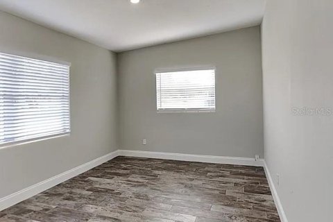 Casa en venta en Orlando, Florida, 4 dormitorios, 132.2 m2 № 1847418 - foto 9