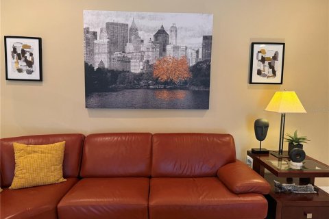 Villa ou maison à louer à Wesley Chapel, Floride: 4 chambres, 238.11 m2 № 2405474 - photo 8