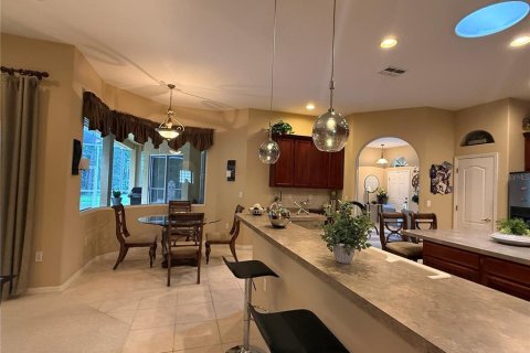 Villa ou maison à louer à Wesley Chapel, Floride: 4 chambres, 238.11 m2 № 2405474 - photo 10