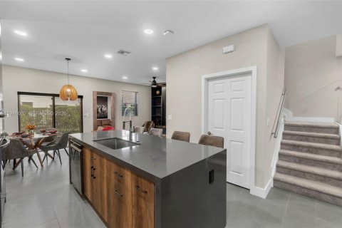 Adosado en alquiler en Davie, Florida, 3 dormitorios, 157.56 m2 № 2055123 - foto 14