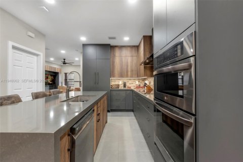 Adosado en alquiler en Davie, Florida, 3 dormitorios, 157.56 m2 № 2055123 - foto 9