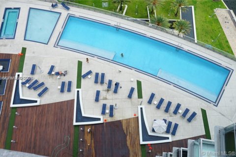 Condo in Miami, Florida, 2 bedrooms  № 1994237 - photo 10