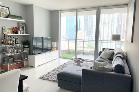 Condo in Miami, Florida, 2 bedrooms  № 1994237 - photo 2