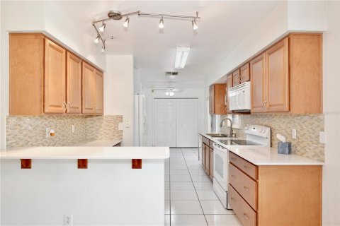 House in Orlando, Florida 3 bedrooms, 115.57 sq.m. № 1784717 - photo 9