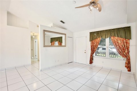 House in Orlando, Florida 3 bedrooms, 115.57 sq.m. № 1784717 - photo 6