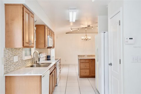 House in Orlando, Florida 3 bedrooms, 115.57 sq.m. № 1784717 - photo 11