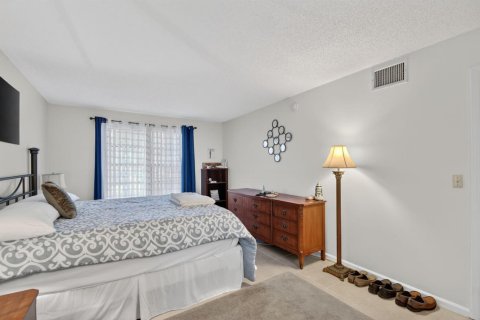 Condo in Boynton Beach, Florida, 2 bedrooms  № 2185060 - photo 17