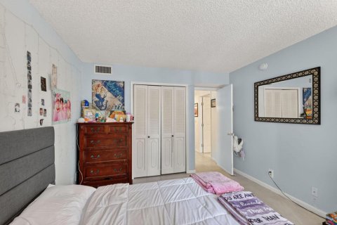 Condo in Boynton Beach, Florida, 2 bedrooms  № 2185060 - photo 26