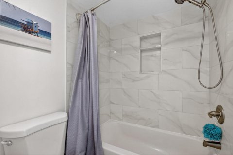 Condo in Boynton Beach, Florida, 2 bedrooms  № 2185060 - photo 20