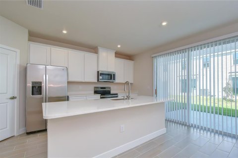 Townhouse in Lutz, Florida 3 bedrooms, 155.52 sq.m. № 2237075 - photo 14