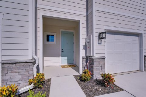 Townhouse in Lutz, Florida 3 bedrooms, 155.52 sq.m. № 2237075 - photo 3