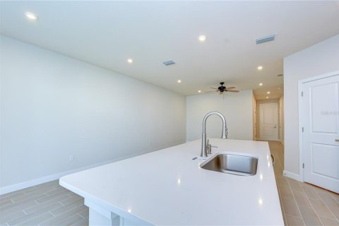 Townhouse in Lutz, Florida 3 bedrooms, 155.52 sq.m. № 2237075 - photo 13