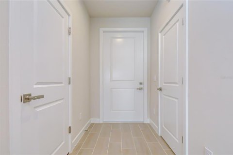 Townhouse in Lutz, Florida 3 bedrooms, 155.52 sq.m. № 2237075 - photo 5