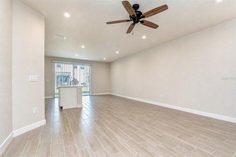 Townhouse in Lutz, Florida 3 bedrooms, 155.52 sq.m. № 2237075 - photo 8