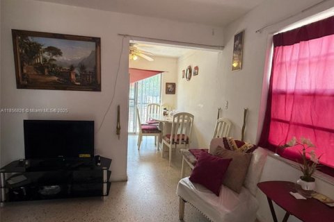 Immobilier commercial à vendre à Miami, Floride № 1960290 - photo 18