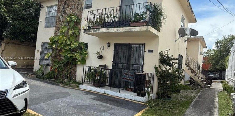 Immobilier commercial à Miami, Floride № 1960290