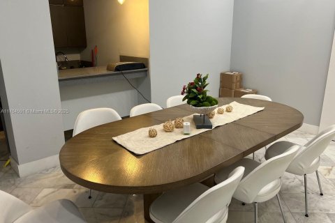 Commercial property in Hollywood, Florida № 1985617 - photo 2