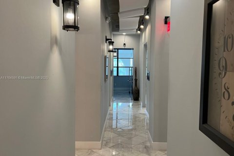 Commercial property in Hollywood, Florida № 1985617 - photo 7