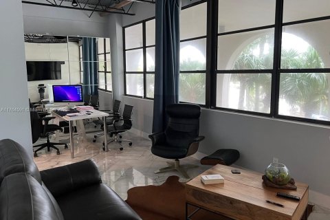 Commercial property in Hollywood, Florida № 1985617 - photo 6