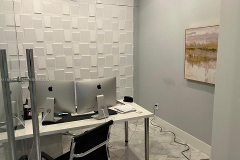 Commercial property in Hollywood, Florida № 1985617 - photo 5