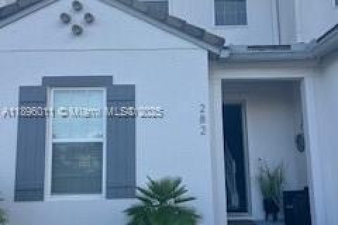 Adosado en venta en Davenport, Florida, 3 dormitorios № 1951291 - foto 1