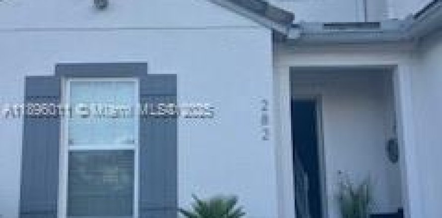 Adosado en Davenport, Florida 3 dormitorios № 1951291