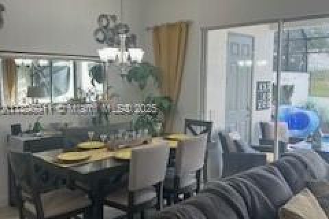 Adosado en venta en Davenport, Florida, 3 dormitorios № 1951291 - foto 4