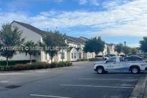 Adosado en venta en Davenport, Florida, 3 dormitorios № 1951291 - foto 3