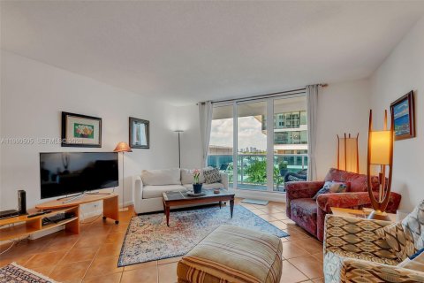 Condo in Miami Beach, Florida, 1 bedroom  № 2053080 - photo 6