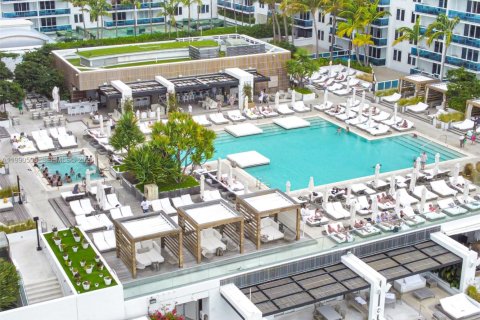 Condo in Miami Beach, Florida, 1 bedroom  № 2053080 - photo 24