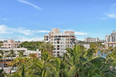 Condo in Miami Beach, Florida, 1 bedroom  № 2053080 - photo 14